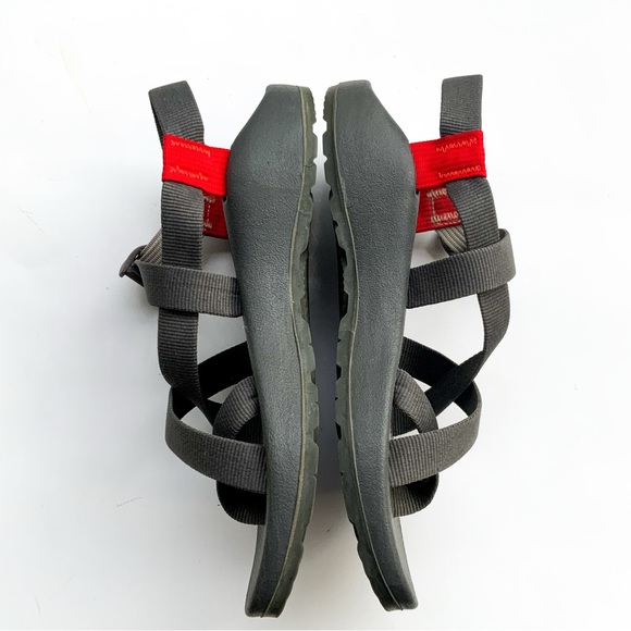 Chaco Gray Strappt Sandals Women’s Size 8 with Red Strap - Picture 2 of 5